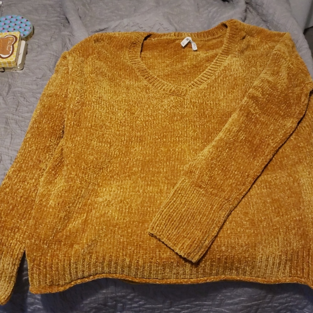 Mudd sweater